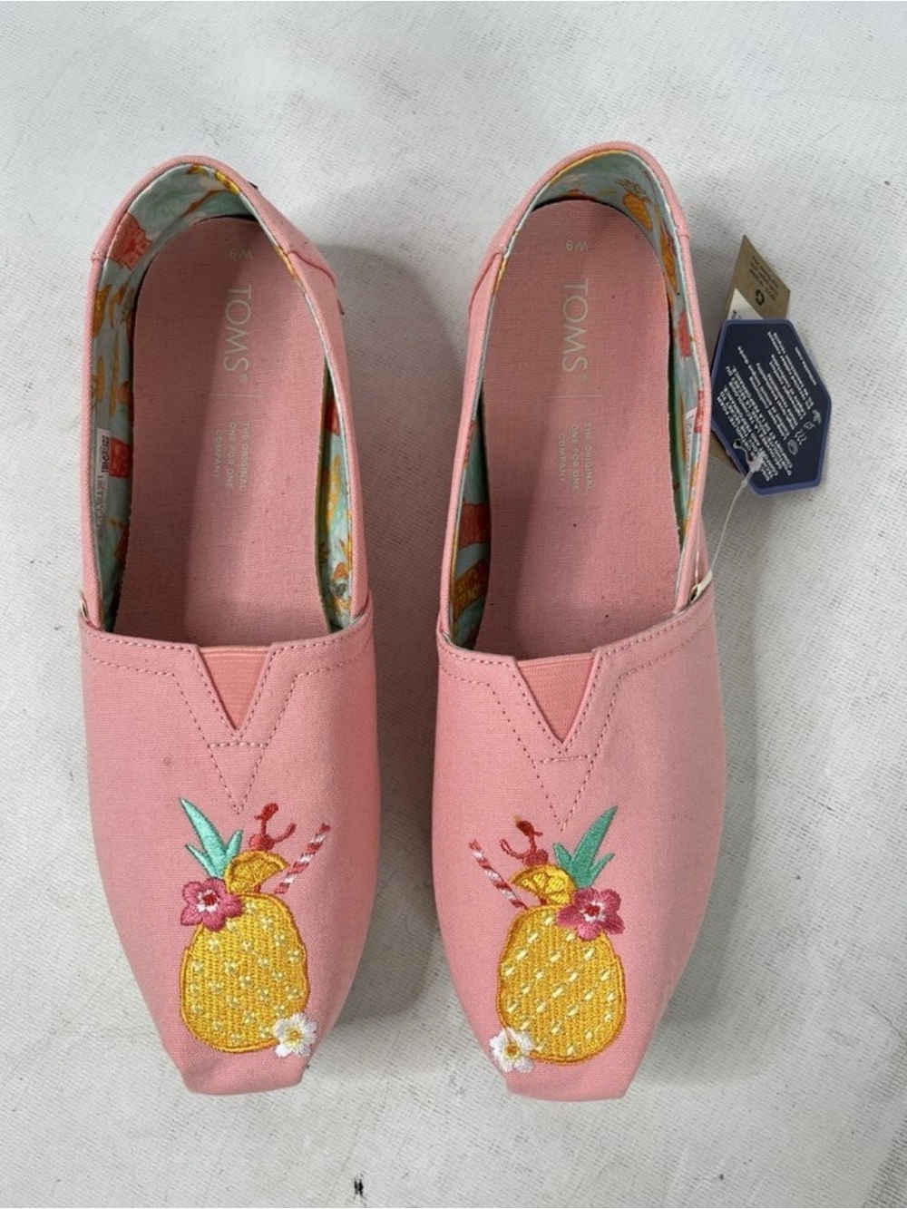 TOMS Women’s Pink Canvas Slip-On with Embroidered Pineapple size 9 NWT